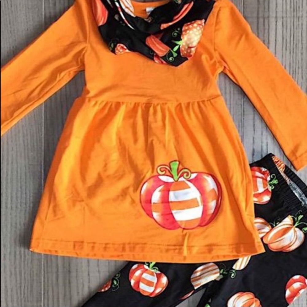 Pumpkin outfit with leggings and matching scarf